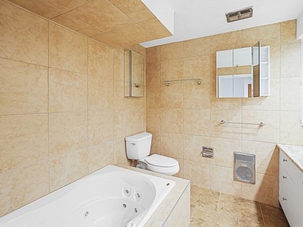 17 Crowningshield Dr, Paxton MA 01612