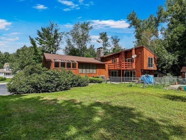 17 Crowningshield Dr, Paxton MA 01612