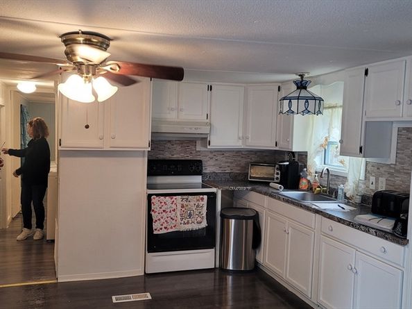 252 Newbury Street 71, Peabody MA 01960