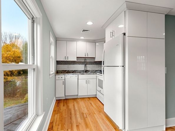 11 West Bradstreet Rqad, North Andover MA 01845