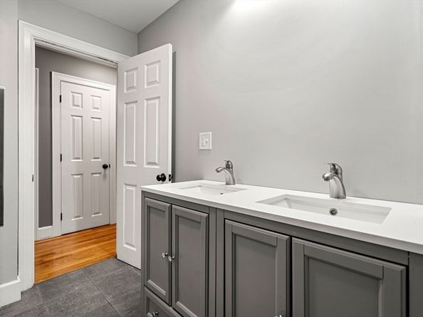 11 West Bradstreet Rqad, North Andover MA 01845