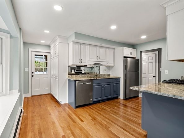 11 West Bradstreet Rqad, North Andover MA 01845