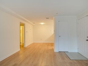 26 Walden Drive 4, Natick MA 01760