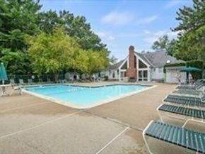 26 Walden Drive 4, Natick MA 01760