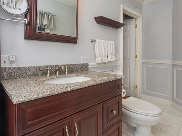 20 Elm Pl, Whitman MA 02382