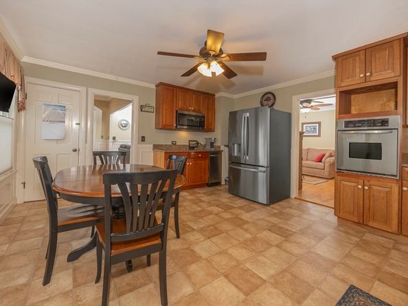 20 Elm Pl, Whitman MA 02382