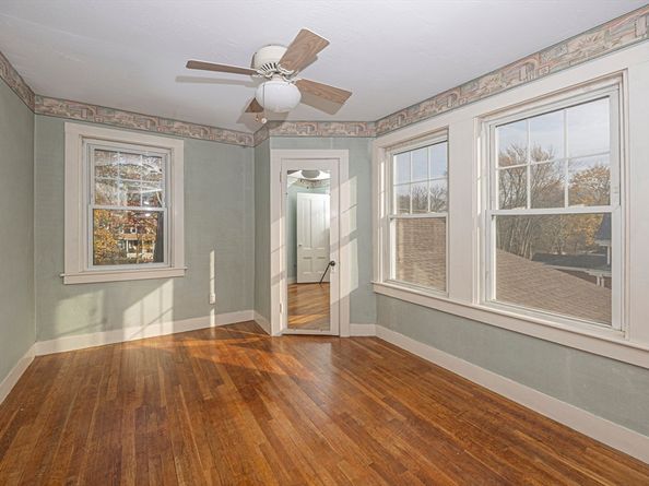 20 Elm Pl, Whitman MA 02382