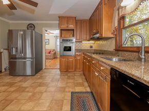 20 Elm Pl, Whitman MA 02382