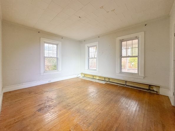 90 Albee St, Fitchburg MA 01420