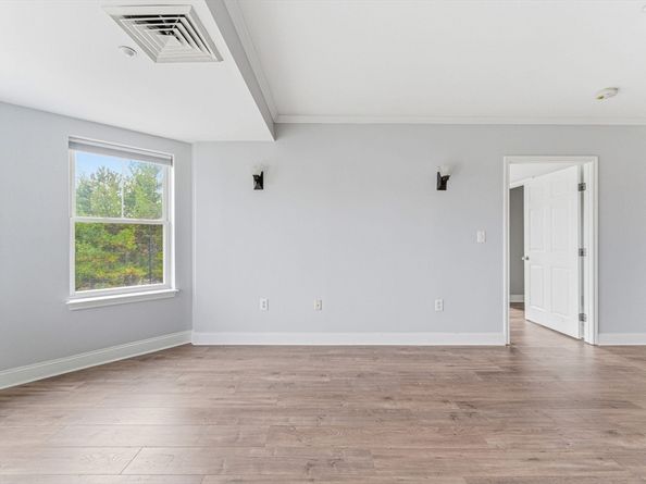 10 Seaport Dr 2311, Quincy MA 02171