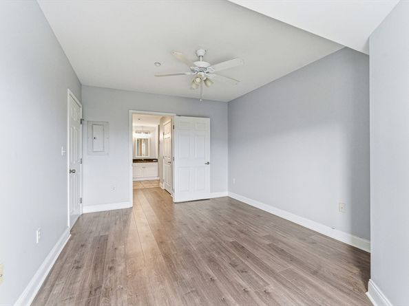 10 Seaport Dr 2311, Quincy MA 02171