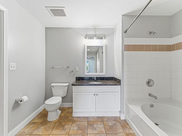 10 Seaport Dr 2311, Quincy MA 02171