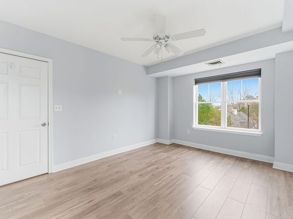 10 Seaport Dr 2311, Quincy MA 02171