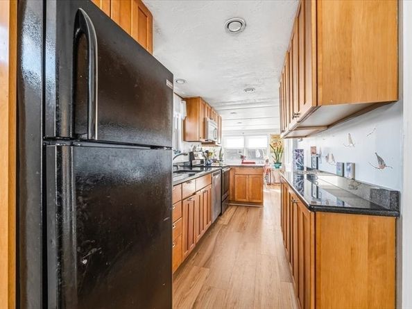 65 Hilltop Ave, Plymouth MA 02360