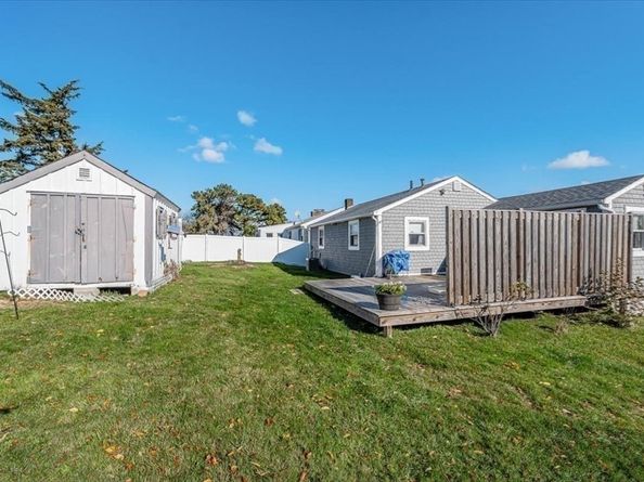 65 Hilltop Ave, Plymouth MA 02360