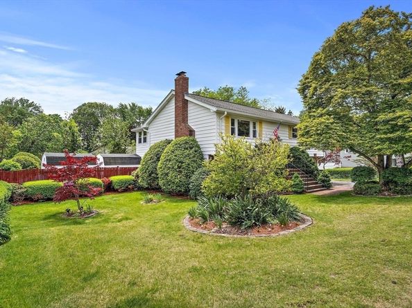 12 Cassidy Drive, Woburn MA 01801
