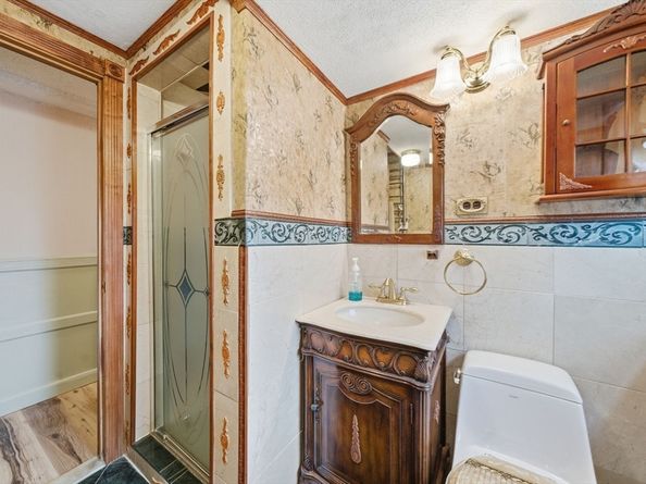 12 Cassidy Drive, Woburn MA 01801