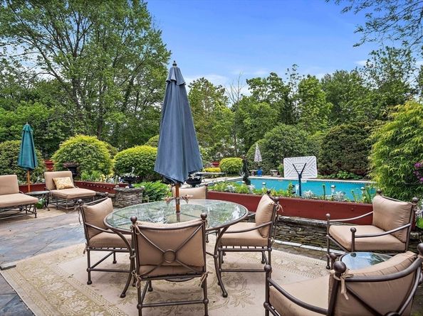 12 Cassidy Drive, Woburn MA 01801