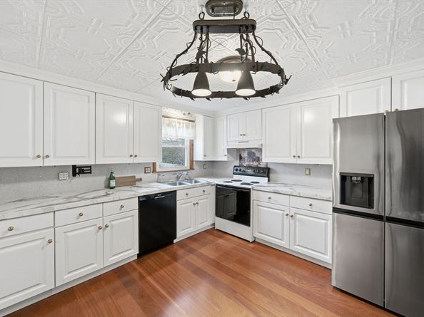 12 Cassidy Drive, Woburn MA 01801