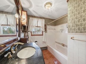 12 Cassidy Drive, Woburn MA 01801