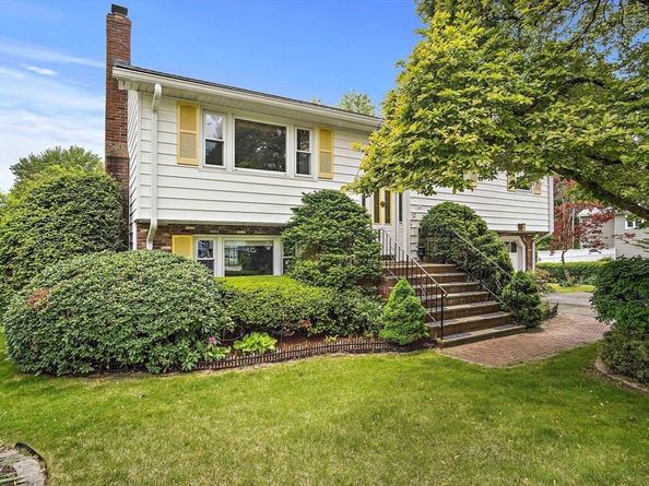 12 Cassidy Drive, Woburn MA 01801