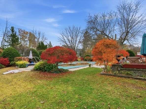 12 Cassidy Drive, Woburn MA 01801