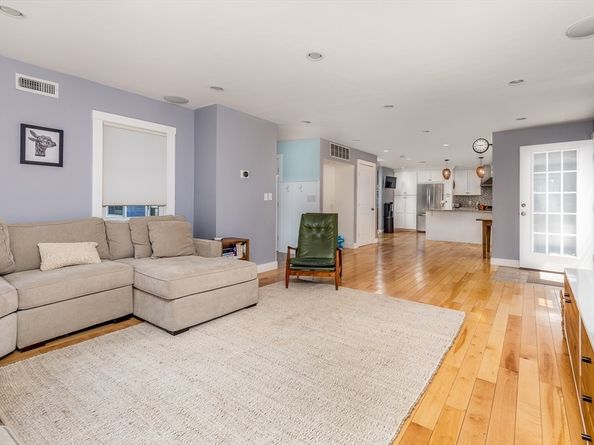 15 Lindsey Street, Marblehead MA 01945