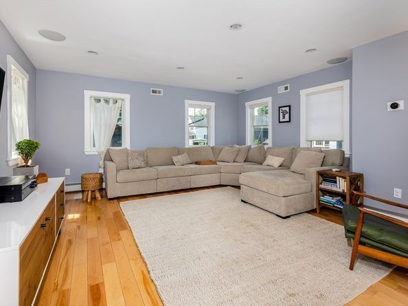 15 Lindsey Street, Marblehead MA 01945