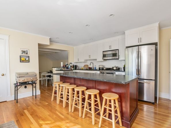 126 Summer 126, Watertown MA 02472