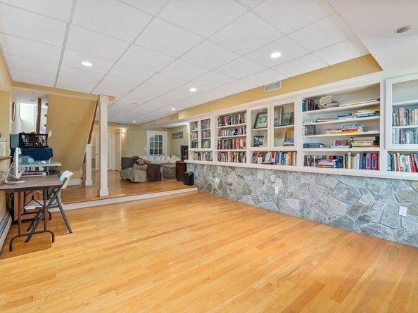 126 Summer 126, Watertown MA 02472