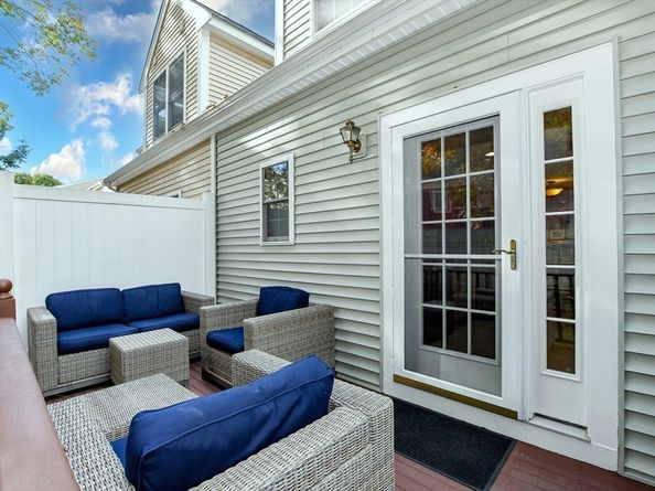 17 Carleton St 17, Wareham MA 02558