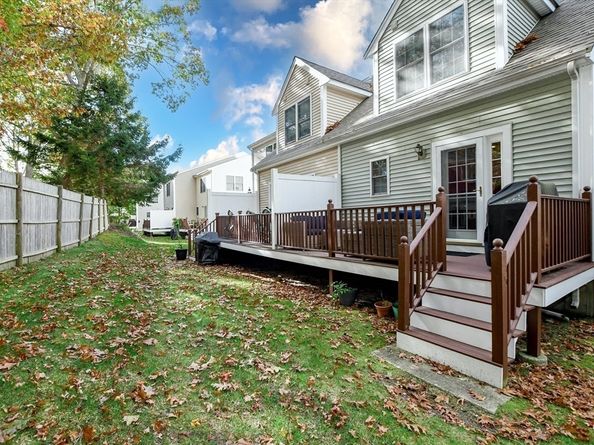 17 Carleton St 17, Wareham MA 02558