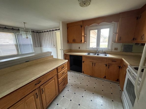 112 Hillside Ave, Brockton MA 02302