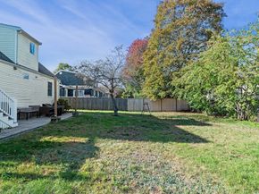 41 Dexter St, Peabody MA 01960