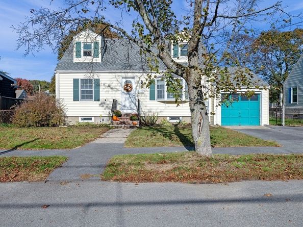 41 Dexter St, Peabody MA 01960