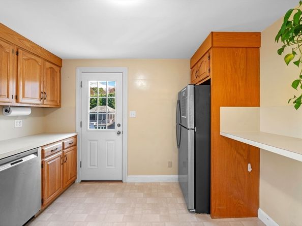 41 Dexter St, Peabody MA 01960