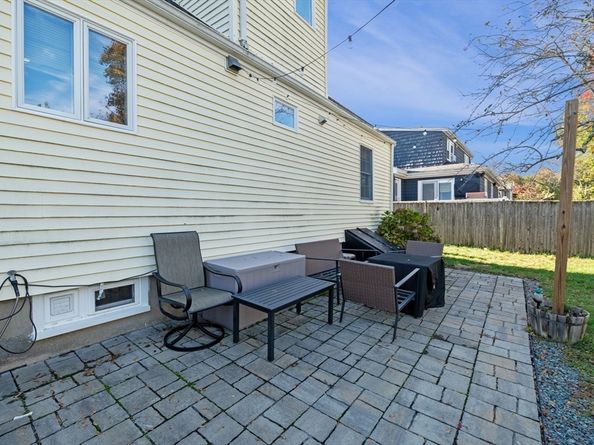 41 Dexter St, Peabody MA 01960