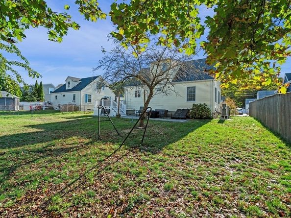 41 Dexter St, Peabody MA 01960