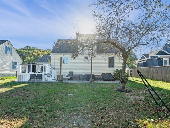41 Dexter St, Peabody MA 01960