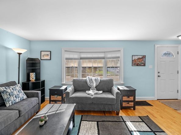 41 Dexter St, Peabody MA 01960