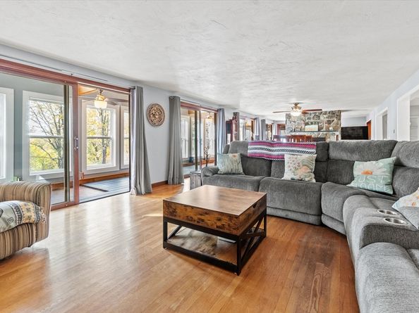 36 Sunrise Ave, Leominster MA 01453