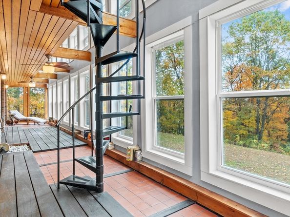 36 Sunrise Ave, Leominster MA 01453