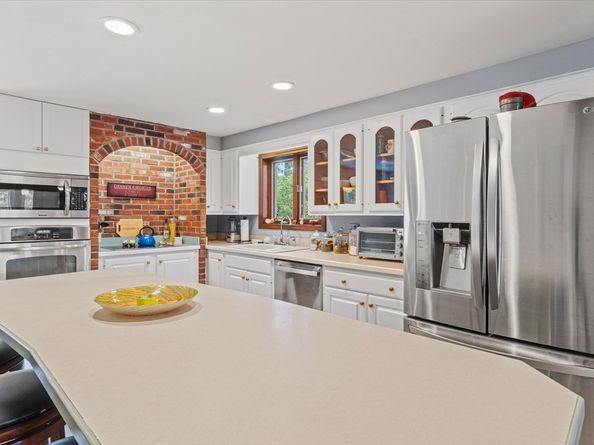 36 Sunrise Ave, Leominster MA 01453