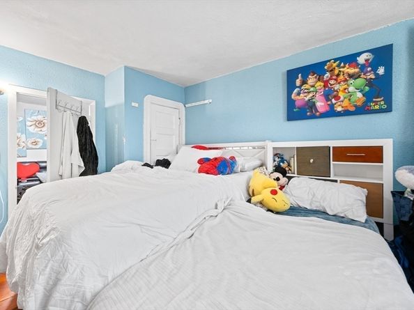 196 Poplar St, Chelsea MA 02150