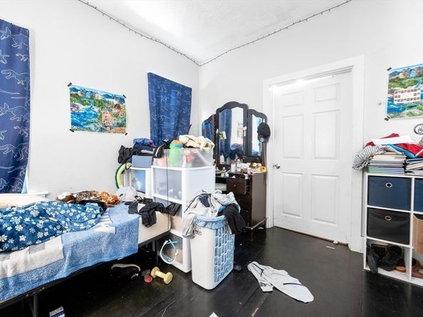 196 Poplar St, Chelsea MA 02150