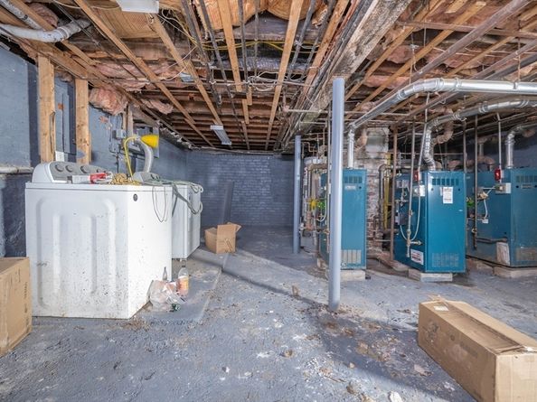 196 Poplar St, Chelsea MA 02150