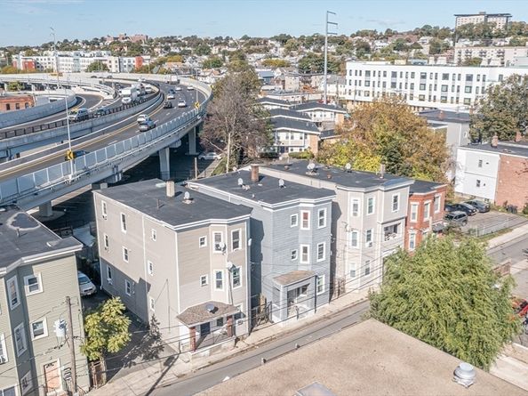 196 Poplar St, Chelsea MA 02150