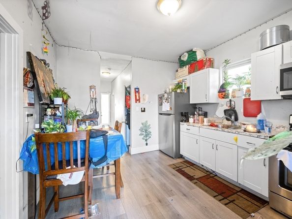 196 Poplar St, Chelsea MA 02150