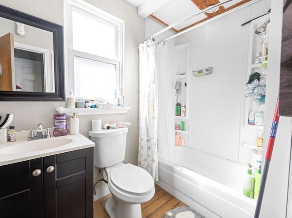 196 Poplar St, Chelsea MA 02150