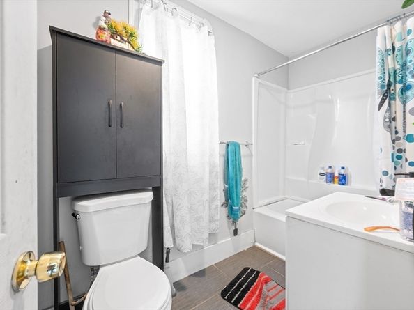 196 Poplar St, Chelsea MA 02150